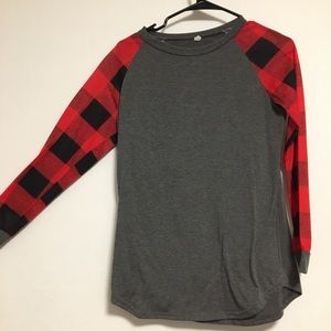 Buffalo plaid sleeved shirt